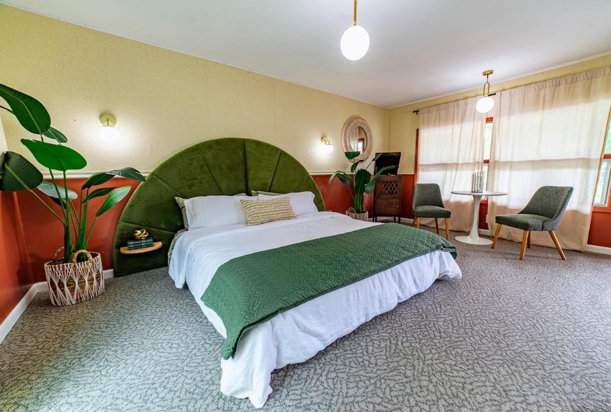 The Springs Motel New Ashford Exteriér fotografie
