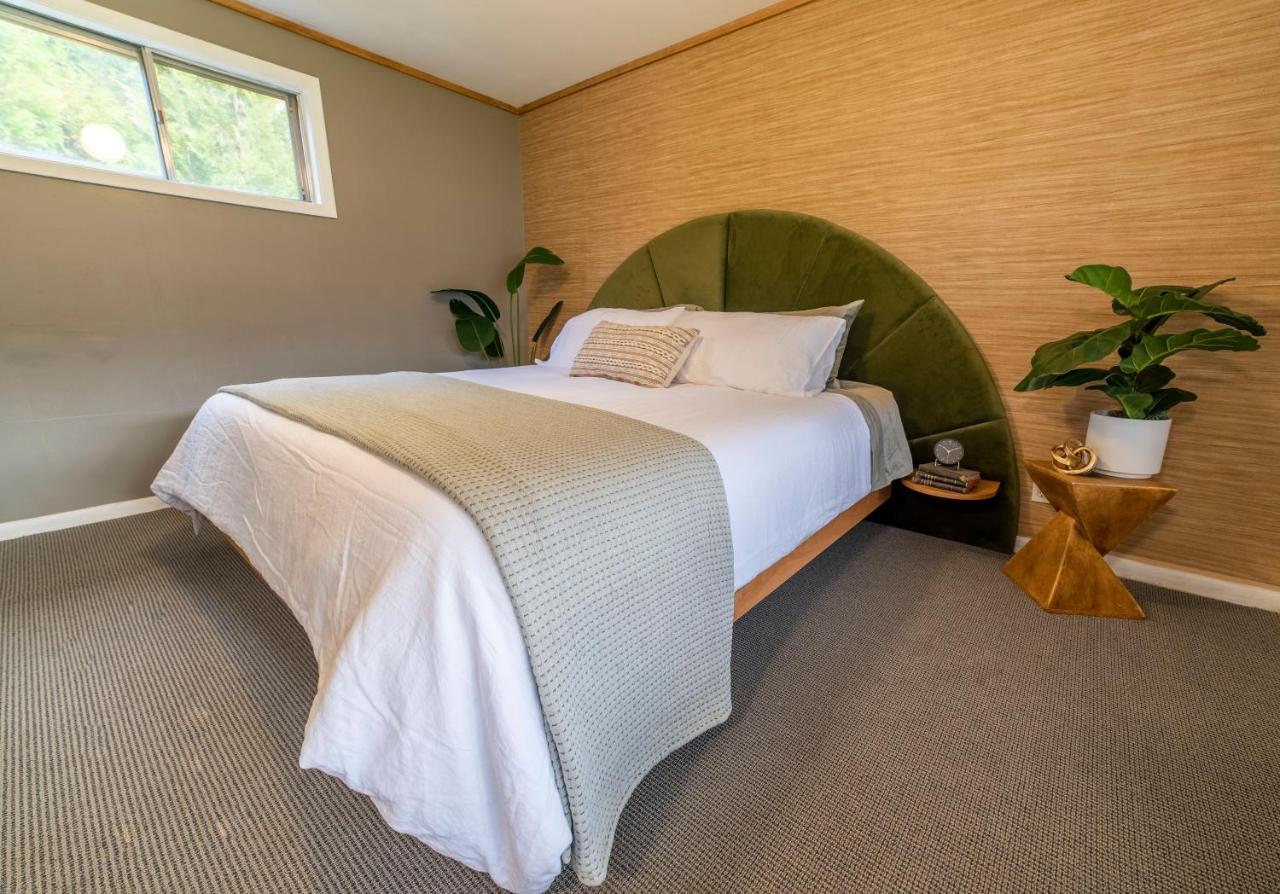The Springs Motel New Ashford Exteriér fotografie