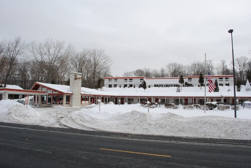 The Springs Motel New Ashford Exteriér fotografie